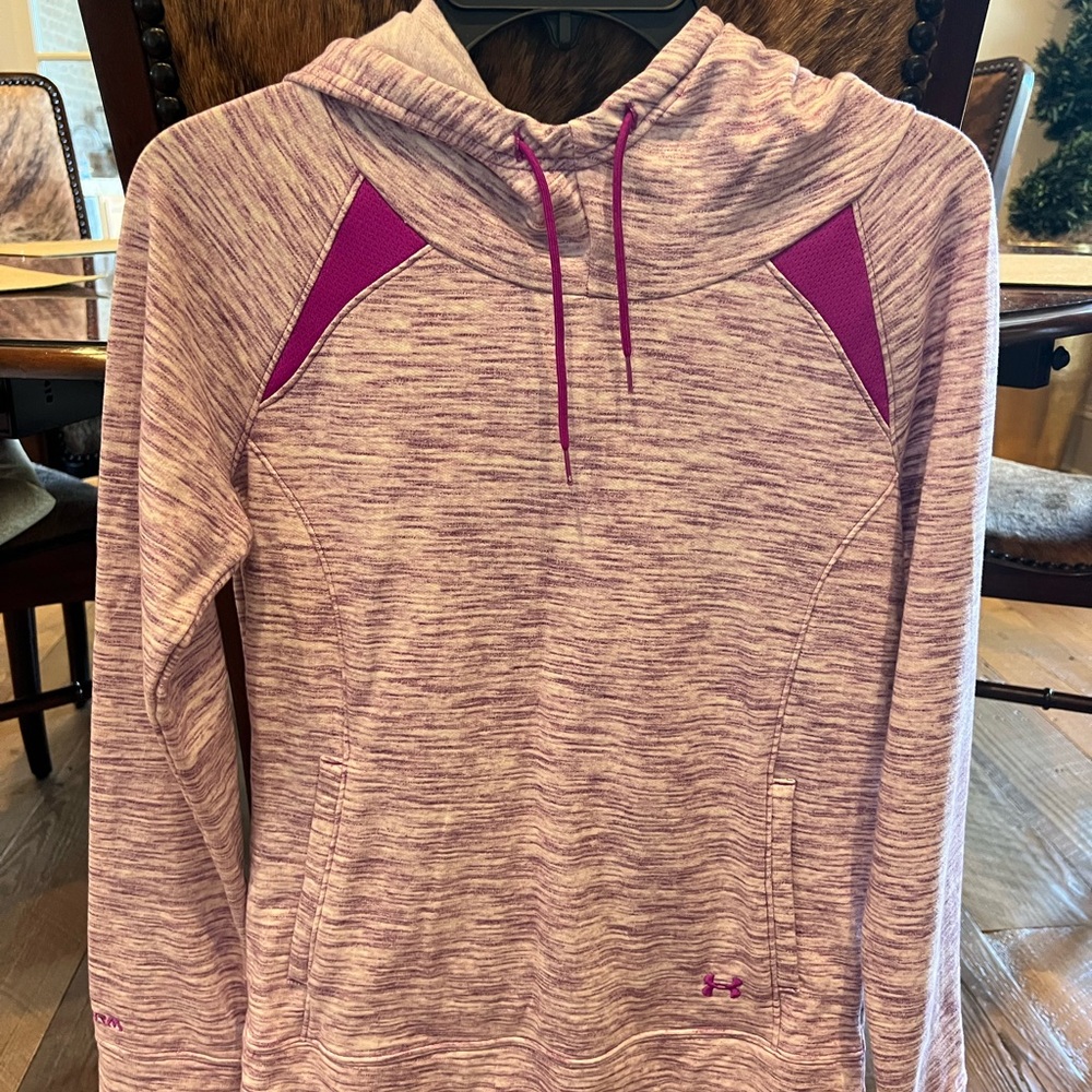 Women’s Under Armour hoodie, Size Small,